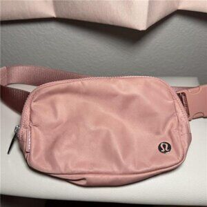 lululemon everywhere belt bag & Crossbody bag &